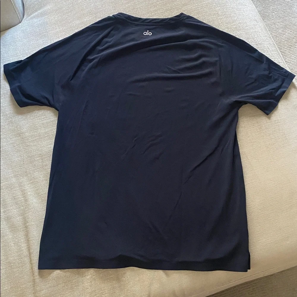 Alo Men’s Navy Blue Short Sleeve Workout Shirt Size M - Picture 5 of 8